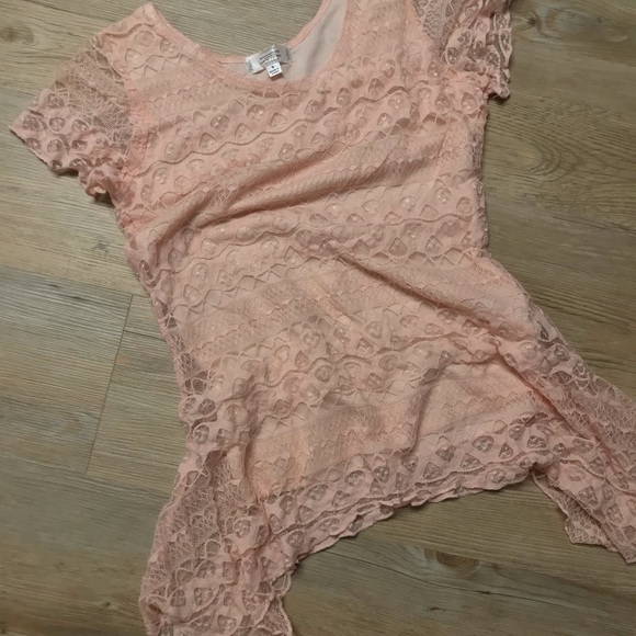 SHANNON FORD NEW YORK  PINK LACY TSHIRT SIZE SMALL - Picture 4 of 8
